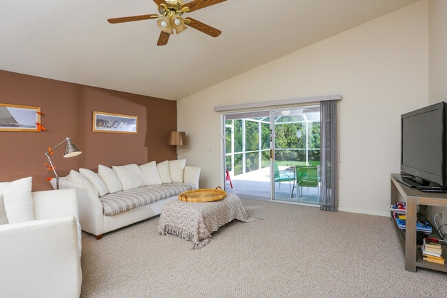Building Photo - 4888 Sabal Harbour Dr