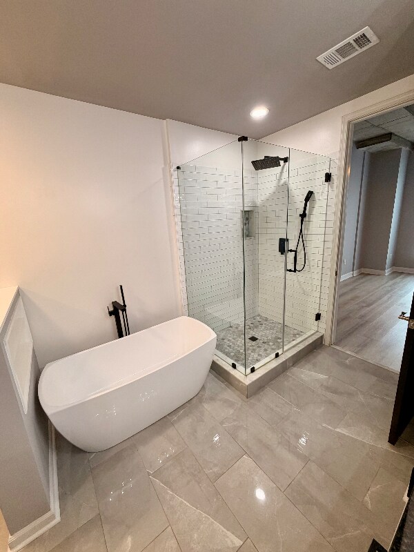 Building Photo - 711 Cosmopolitan Dr NE