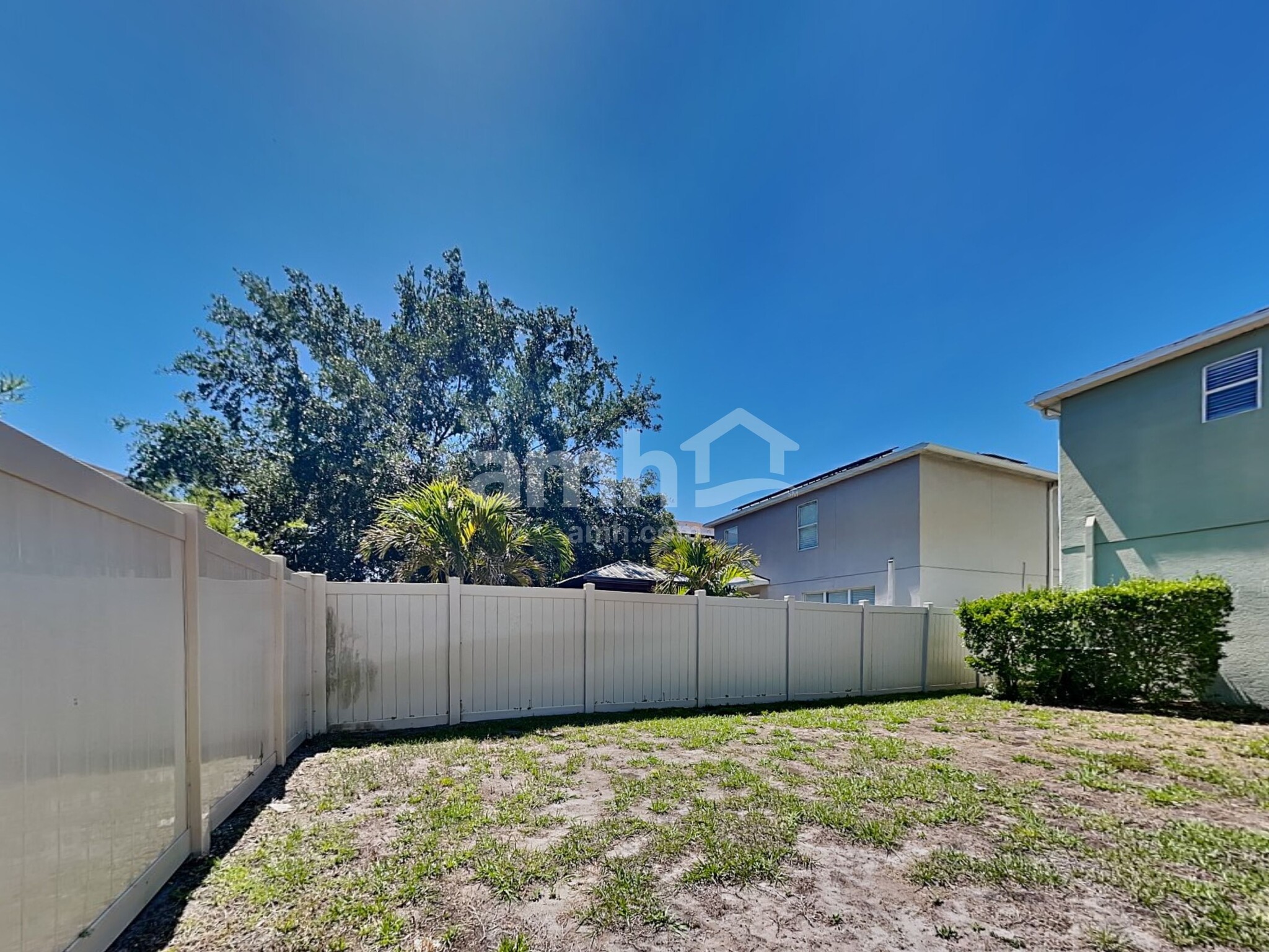 Building Photo - 17536 Queensland St