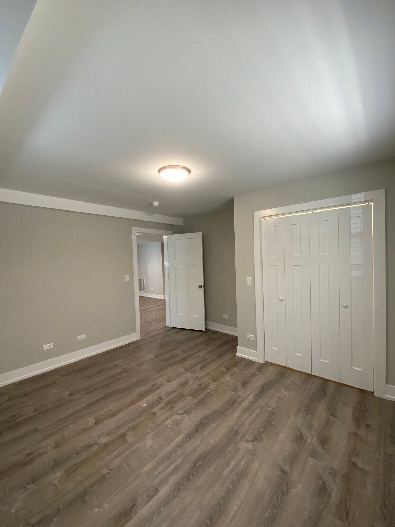 Building Photo - 1143 Maple Ave