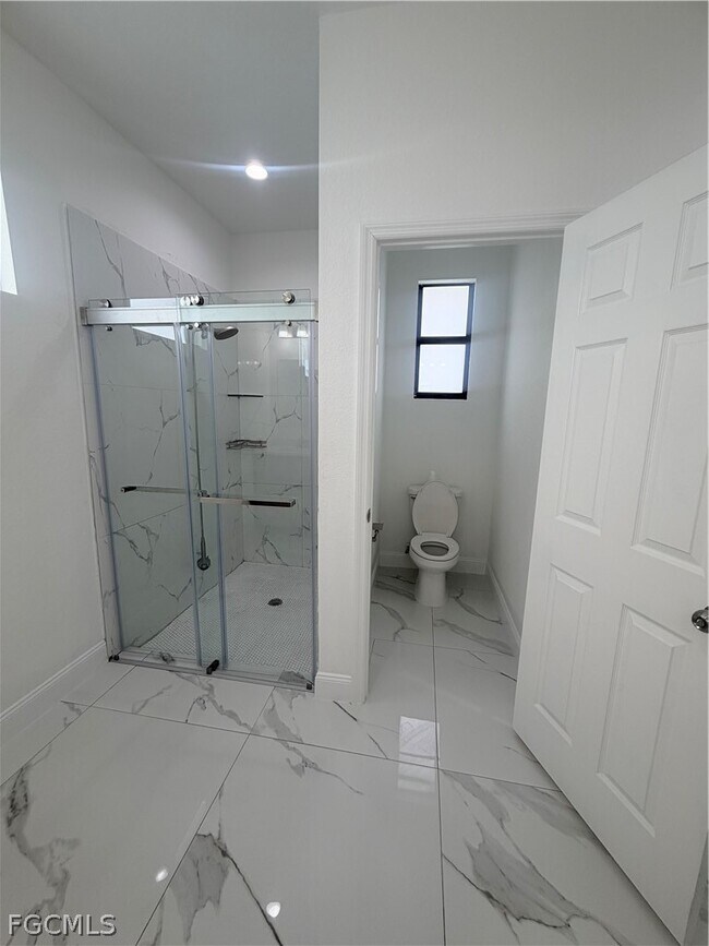 Building Photo - 3804 40th St SW