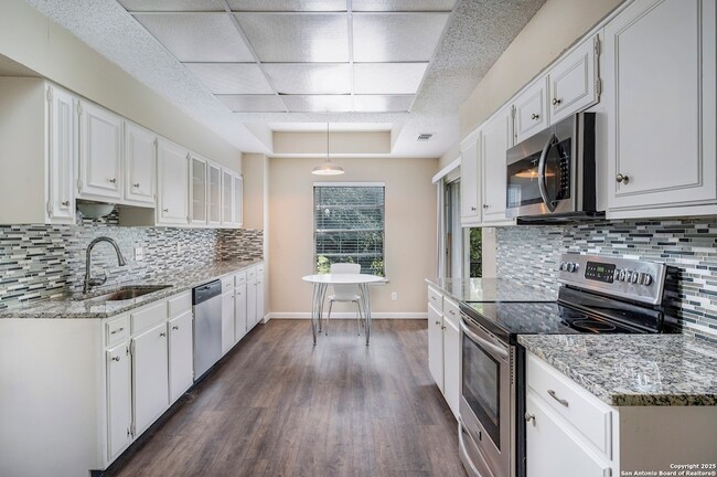 Building Photo - 1819 Babcock Rd