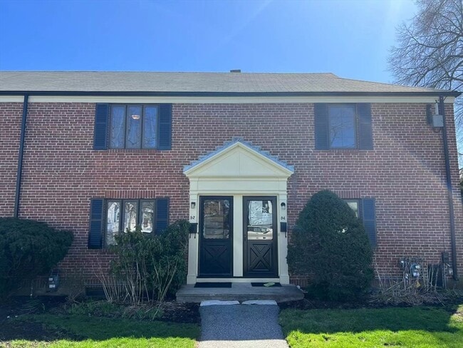 Building Photo - 92 Duff St