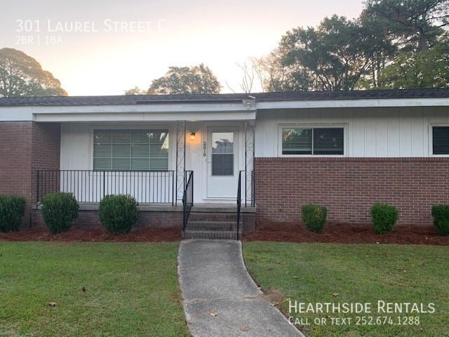 Primary Photo - 301 Laurel St