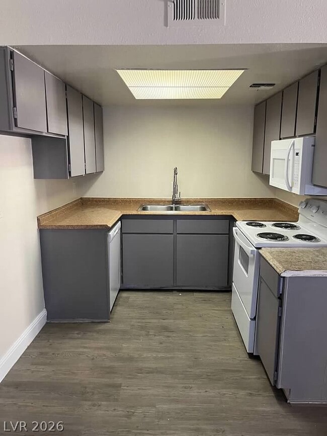 Building Photo - 4941 Newport Cove Dr
