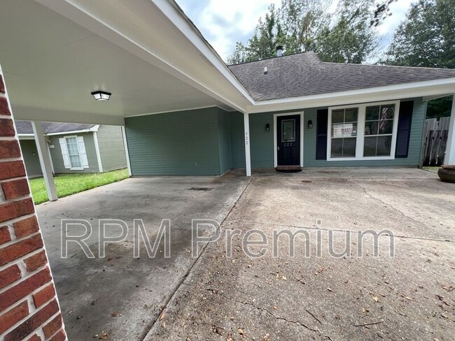 Primary Photo - 522 Fawn Lake Dr