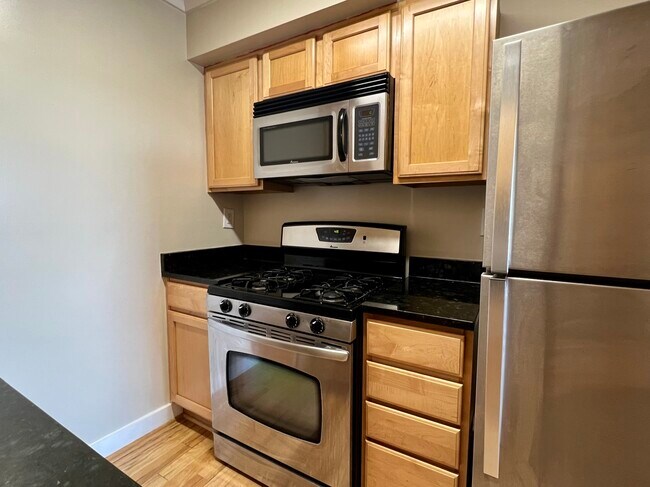 Building Photo - 2615 4th St NE