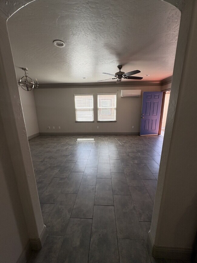 Building Photo - "Casitas": Stylish 1-Bedroom with Granite Elegance in Downtown Fresno!"