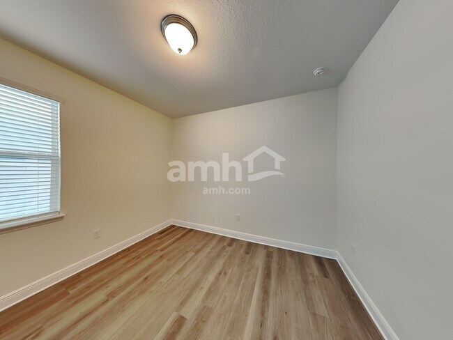 Building Photo - 1074 Heavenly Dr
