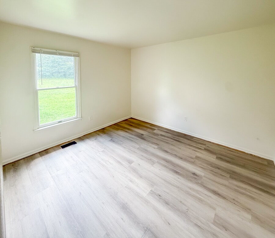 Building Photo - 520 Lancaster Creek Dr