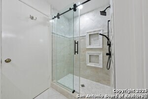 Building Photo - 7815 Broadway St