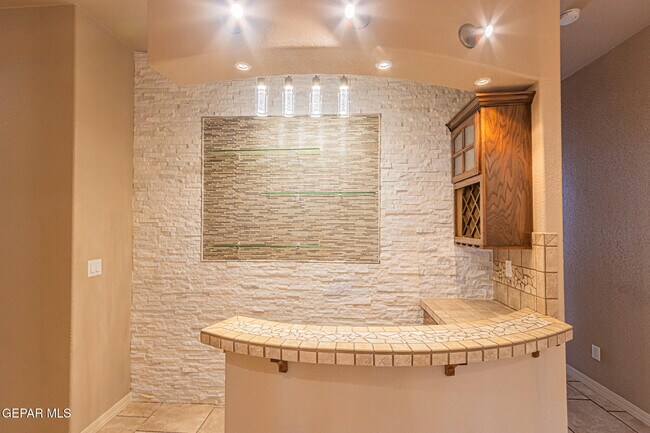 Building Photo - 3849 Tierra Campa Dr