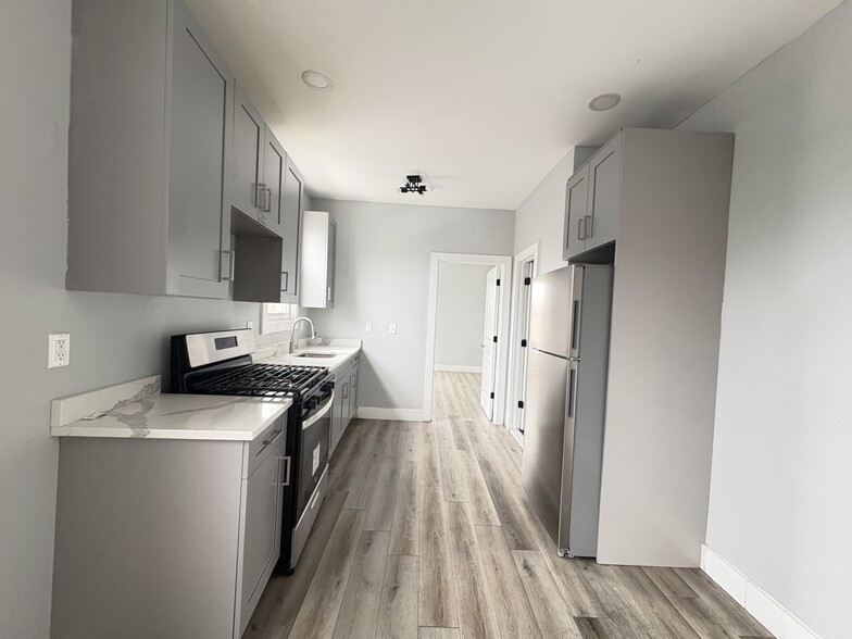 465 Ferry St 2 - 458 Ferry St