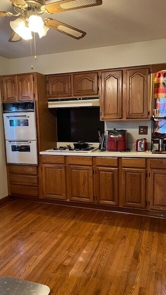 Building Photo - 647 N May St