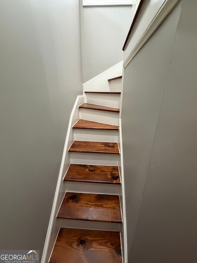 Building Photo - 102 Riverfront Cir