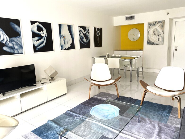 Building Photo - 770 Claughton Island Dr