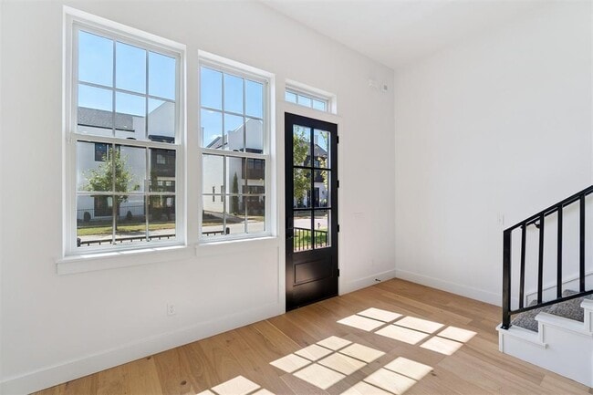 Building Photo - 18821 Selah Wy