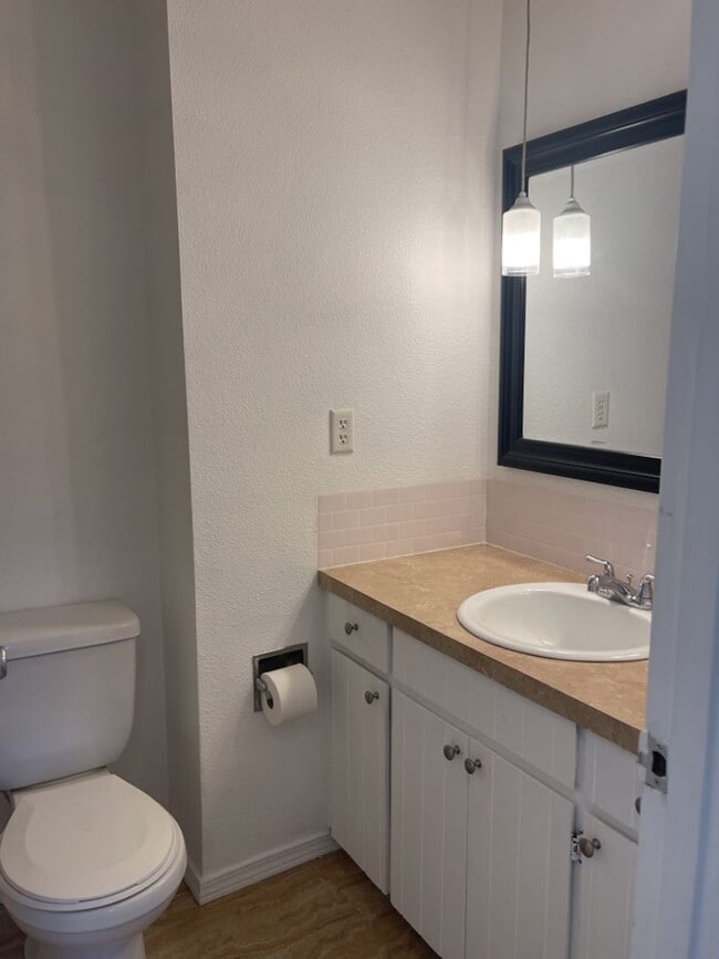 Building Photo - !!!COMING SOON!!! Three Bedroom Ranch in O...