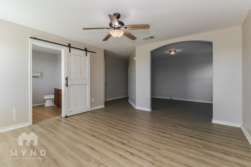 Building Photo - 286 Nandina Dr