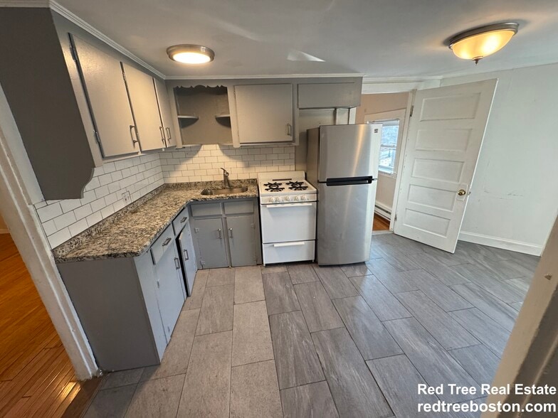 Building Photo - 1726 Commonwealth Ave