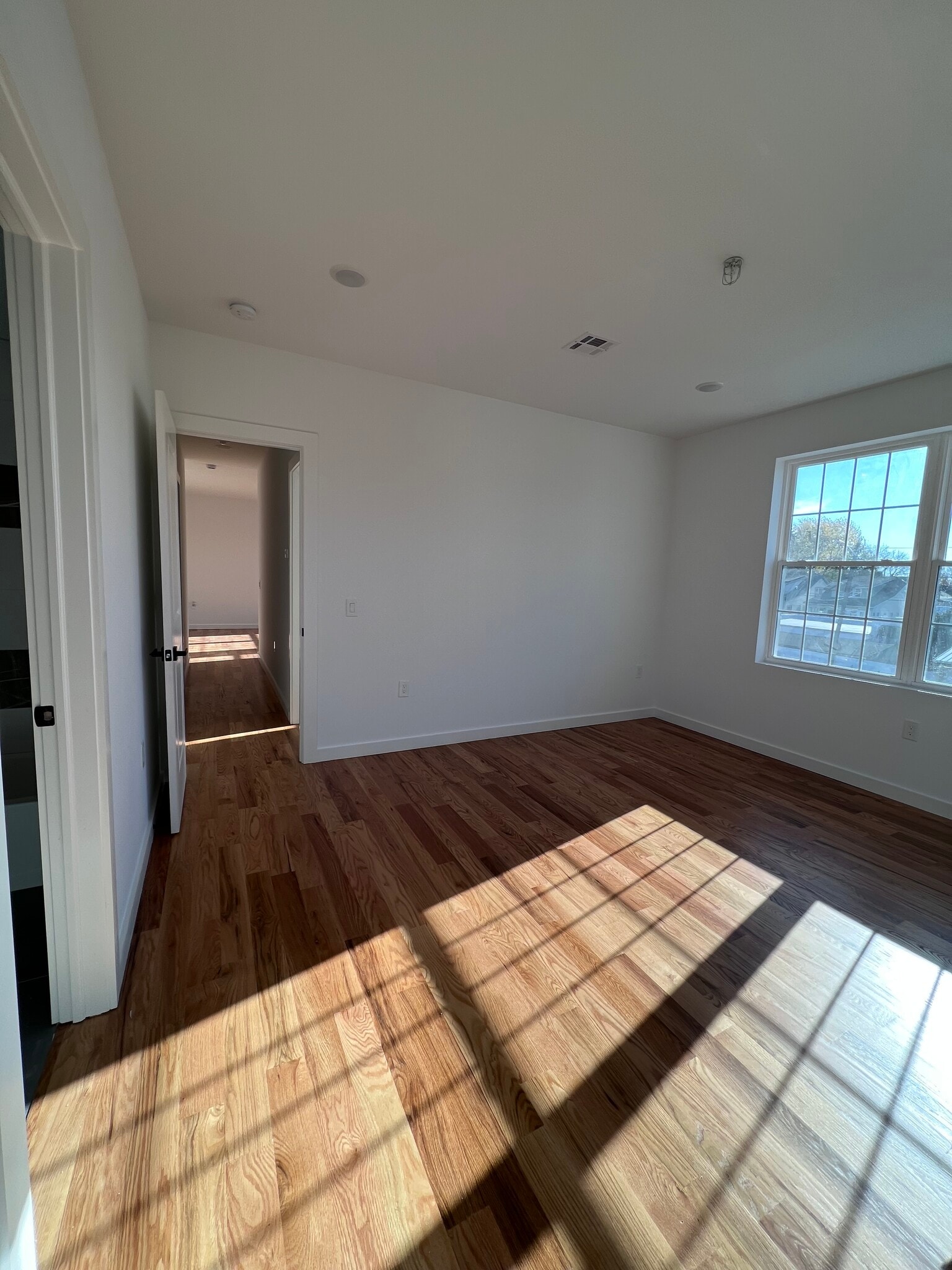 Building Photo - 125 Broughton Ave