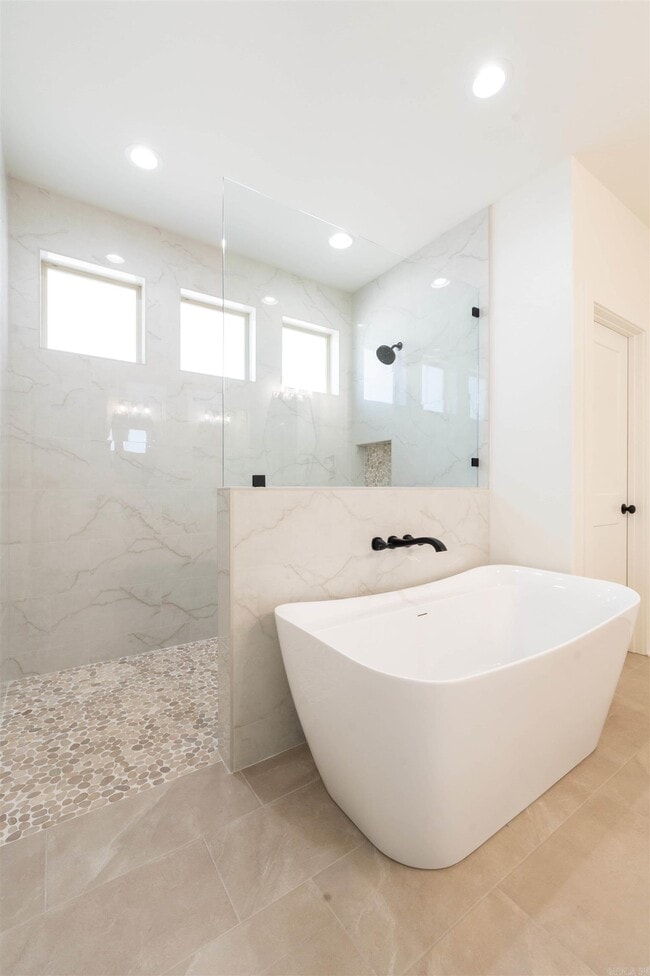 Building Photo - 141 Ridgeview Trl