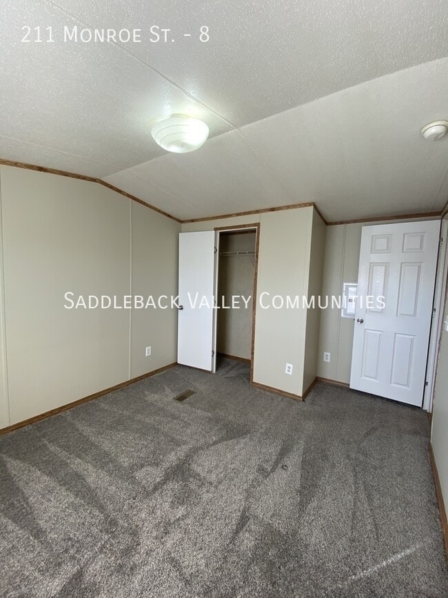 Building Photo - 211 Monroe St