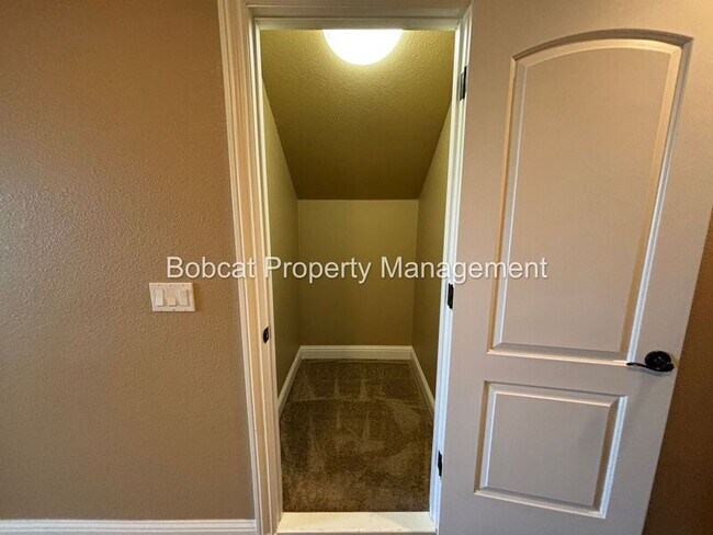 Building Photo - 1360 Turner Ct