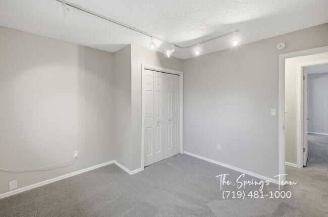 Building Photo - 3625 E Wade Ln