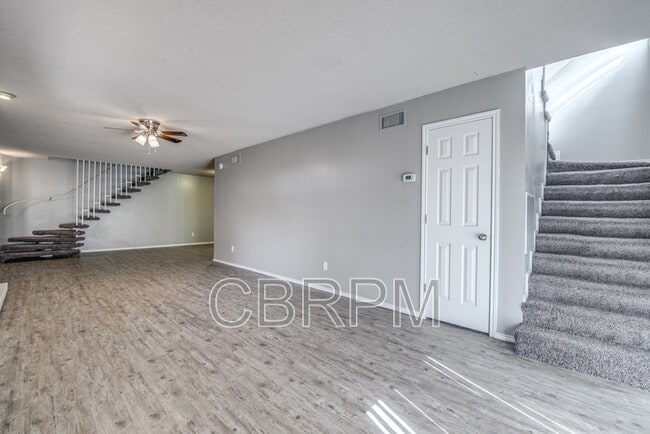 Building Photo - 5308 Kenosha Ave