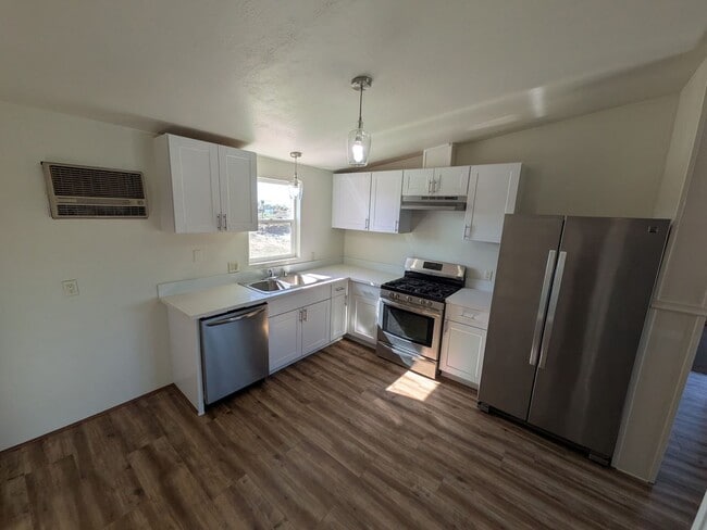 Building Photo - Fallon 3 Bedroom on Large Property
