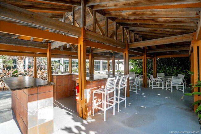 Building Photo - 10410 S Ocean Dr