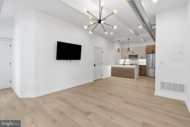 Building Photo - 203 S 13th St