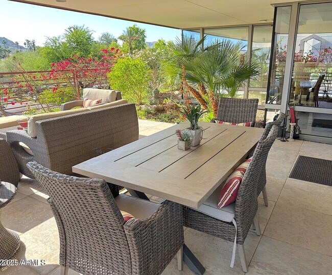 Building Photo - 7117 E RANCHO VISTA Dr