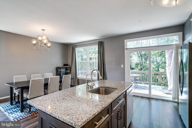 Building Photo - 955 Herons Run Ln