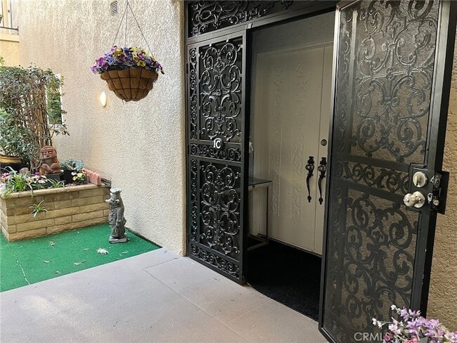 Building Photo - 2370 Via Mariposa W