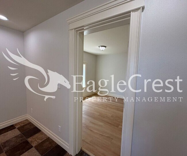 Building Photo - Beautiful Five Bedroom Home with Acreage