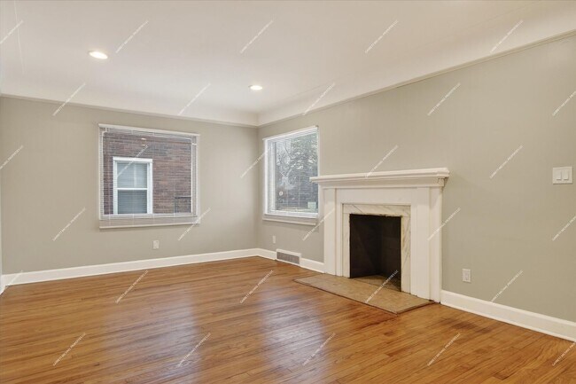 Building Photo - Charming 3-Bedroom Brick Bungalow for Rent in Detroit!