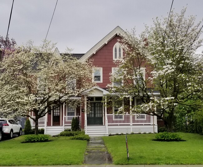 Primary Photo - 101 E Main St