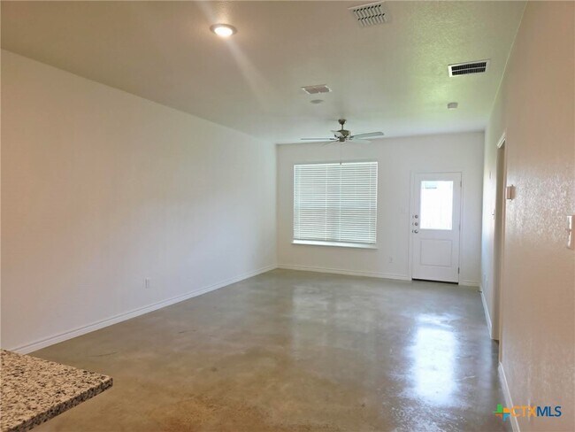 Building Photo - 1317 Concord Dr