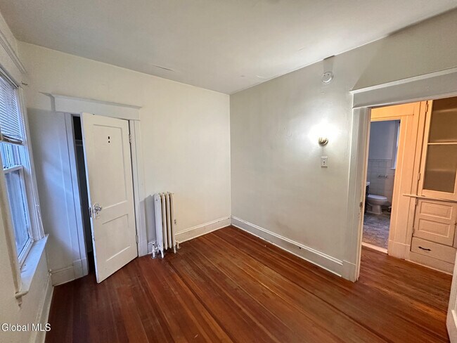 Building Photo - 864 Myrtle Ave