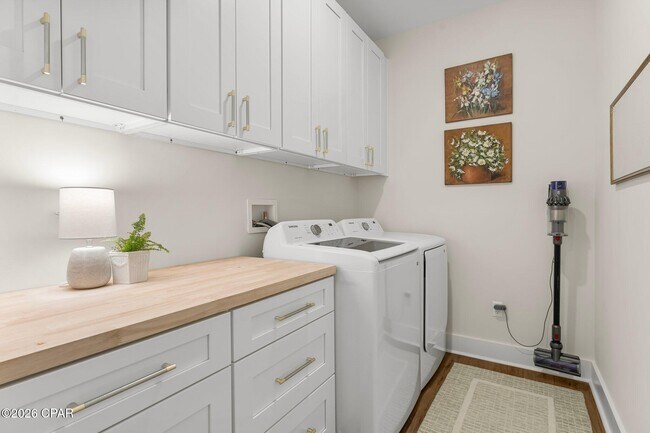 Building Photo - 1663 Rushes Ave