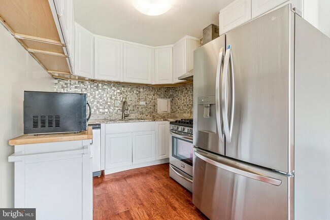 Building Photo - 5801 Quantrell Ave