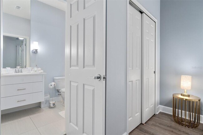 Building Photo - 1601 Tranquil Ave