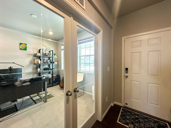 Building Photo - Meadowlark serene 4bd retreat