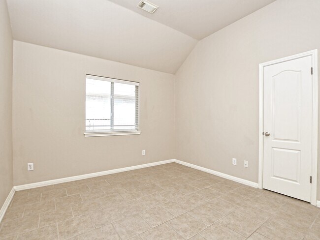 Building Photo - 1702 Buttercup Creek Blvd