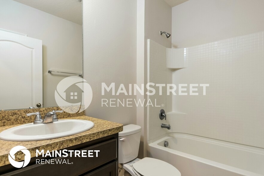 Building Photo - 703 Kindred Ln