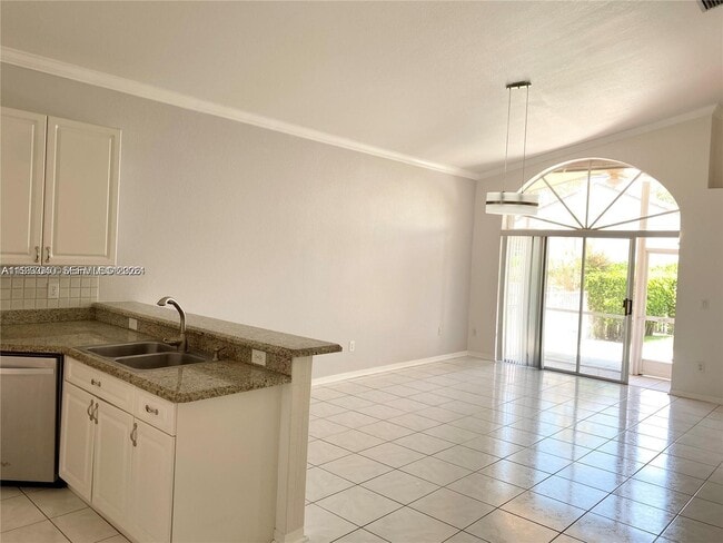 Building Photo - 15627 SW 16th Ct