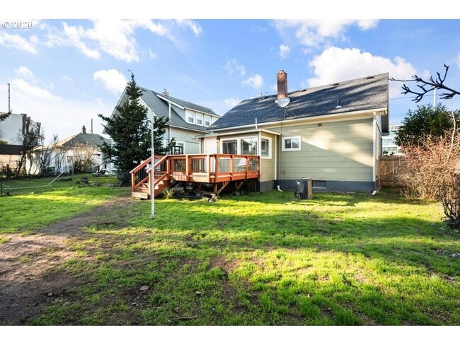 Building Photo - Classic Portland bungalow in Northeast Portland Available July 1st!