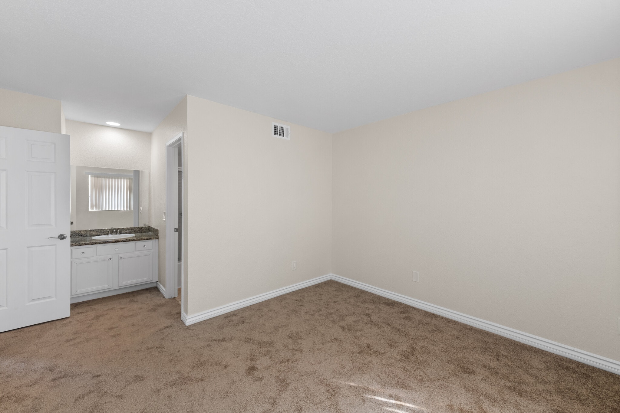 Building Photo - 78650 Ave 42 Ave